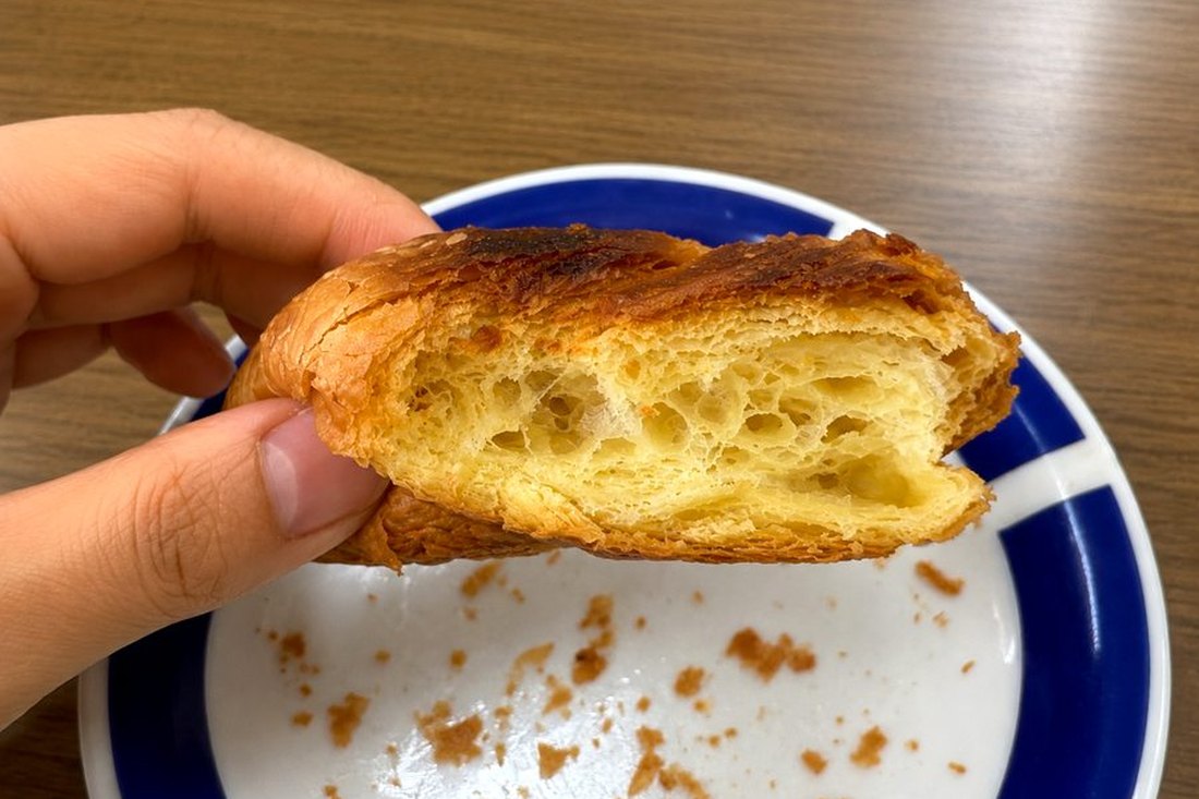 KOUBO低糖質クロワッサンの断面