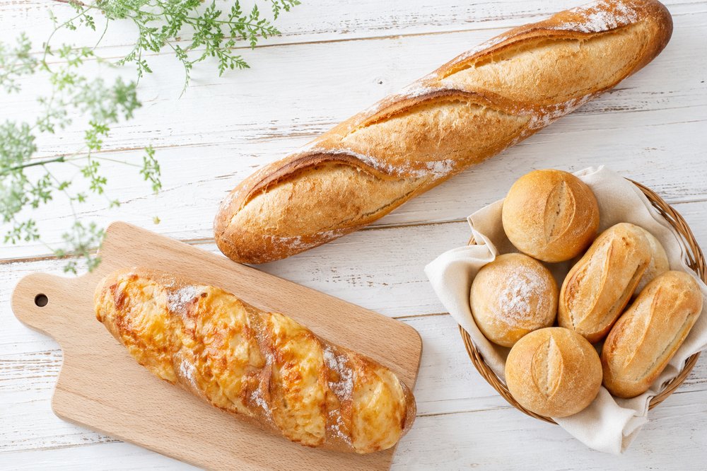 フランスパン・チーズフランスパン・小さいロールパン